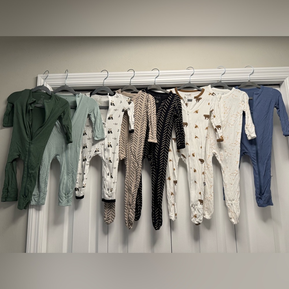 Lot of 8 - Kyte Baby Rompers and Footies - Size 6-12